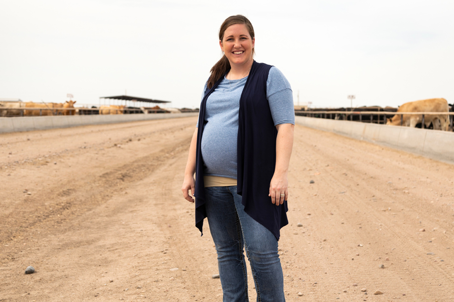 Dr Tera Barnhardt, veterinarian and Coordinator of Animal Health and Welfare at Cattle Empire in Kansas, USA. She works to maintain the comfort and health of cattle at the ranch.